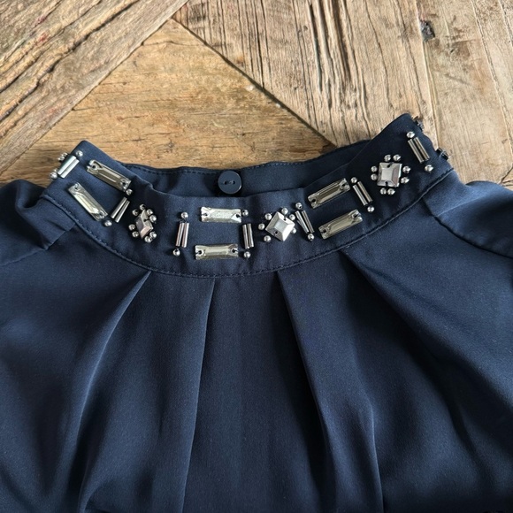 H&M Chic Navy Blue Sleeveless Women's Blouse with Embellished Neckline US 2 - Picture 3 of 6